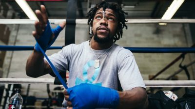 Gary Antuanne Russell wraps his hands prior to an intense public workout. (Amanda Westcott/Showtime)