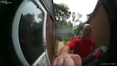 Mailman rings Lauren Chloe Edney's doorbell in undated footage. The mailman was answered by Lauren's daughter, Emily, 3, who went on to reveal why her mother was upstairs. (@edderz123/Zenger)