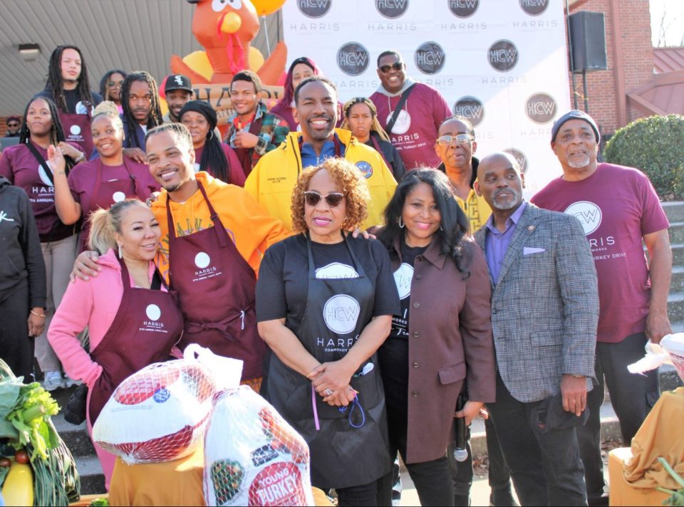 T.I., Tiny Harris and Atlanta Mayor Dickens give away turkeys (photos)