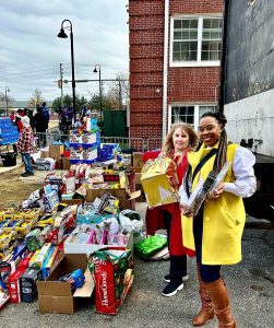 Shaq-A-Claus drops over 3,000 toys to Georgia city for Christmas