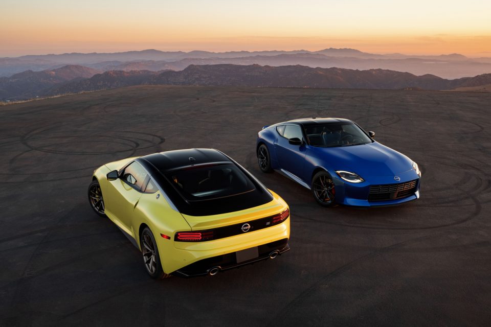 2023 Nissan Z: Performance comparison between automatic and manual transmission