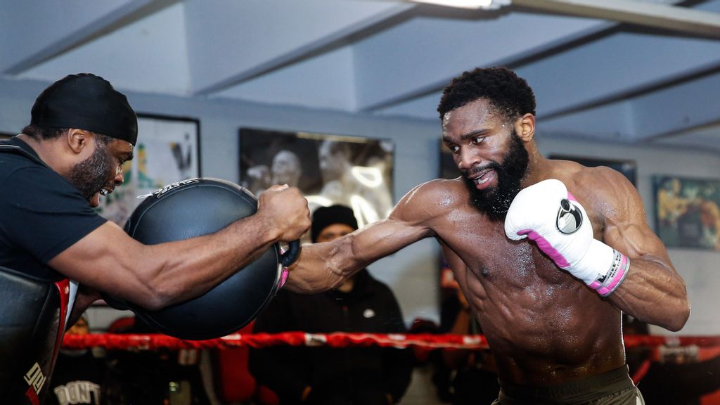 Unbeaten Jaron “Boots” Ennis eyes “a short night” in Saturday’s IBF interim welterweight clash with Karen Chukhadzhian before seeking fights against IBF/WBA/WBC champion Errol Spence Jr. and WBO counterpart and three-division champion Terence “Bud” Crawford.(Stephanie Trapp/Showtime)