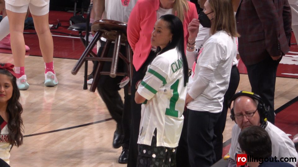 How Dawn Staley paid homage to Randall Cunningham before the Super Bowl