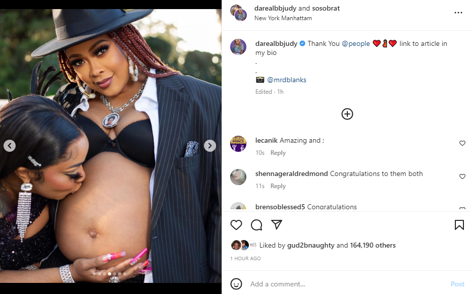 Da Brat, 48, shows off large baby bump of her 1st child (photo)