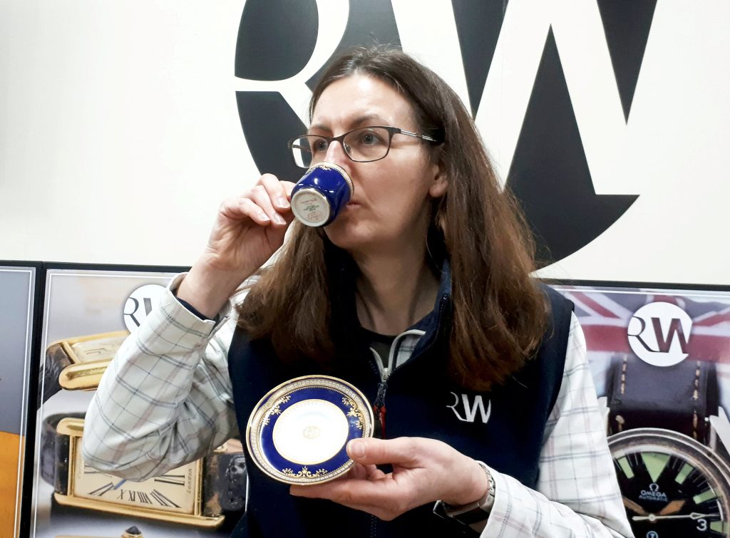 Titanic passengers sell chipped cup and saucer for over $7K