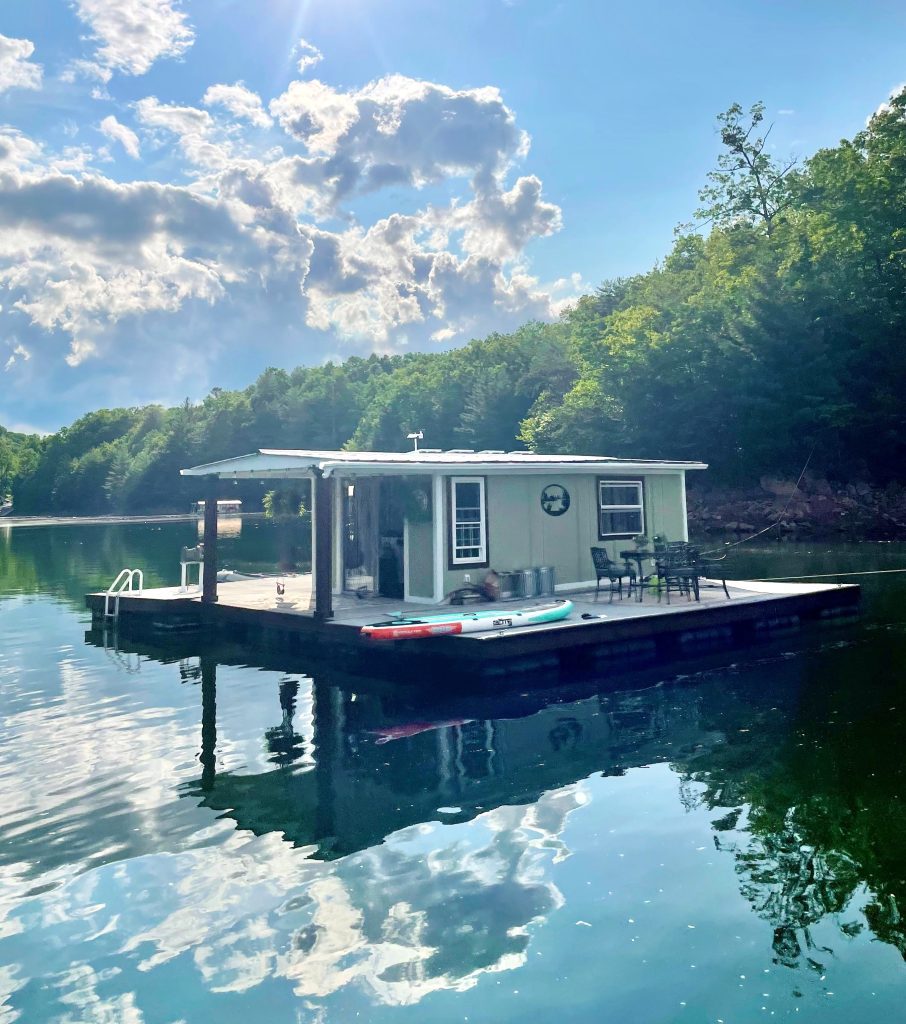 Couple saves $27K a year by moving into houseboat