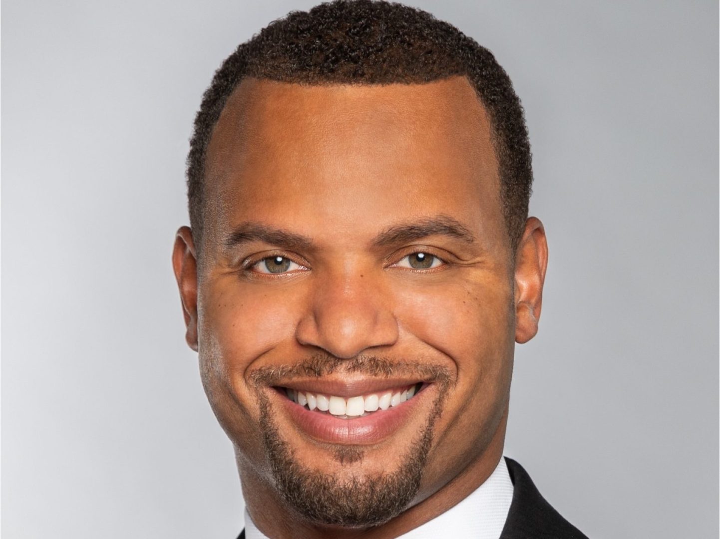 bcbsil-cmo-dr-derek-j-robinson-encourages-black-community-to-stay