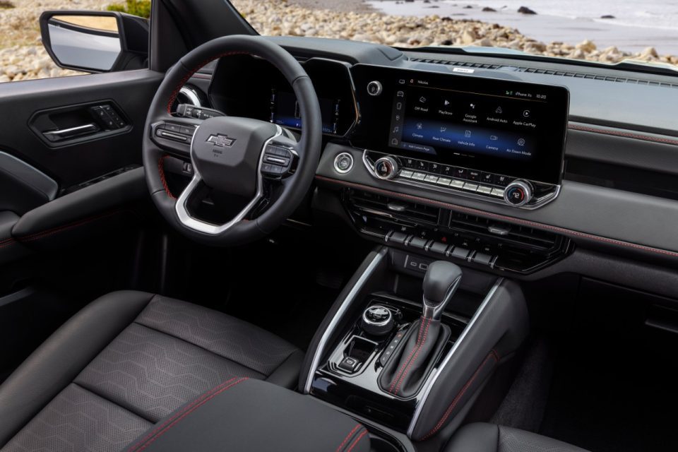 Take a drive in the 2023 Chevrolet Colorado 4WD Z71 Crew Cab