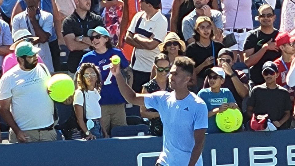 Michael Mmoh celebrates his 2023 US Open win. (Photo by Derrel Jazz Johnson for rolling out.)