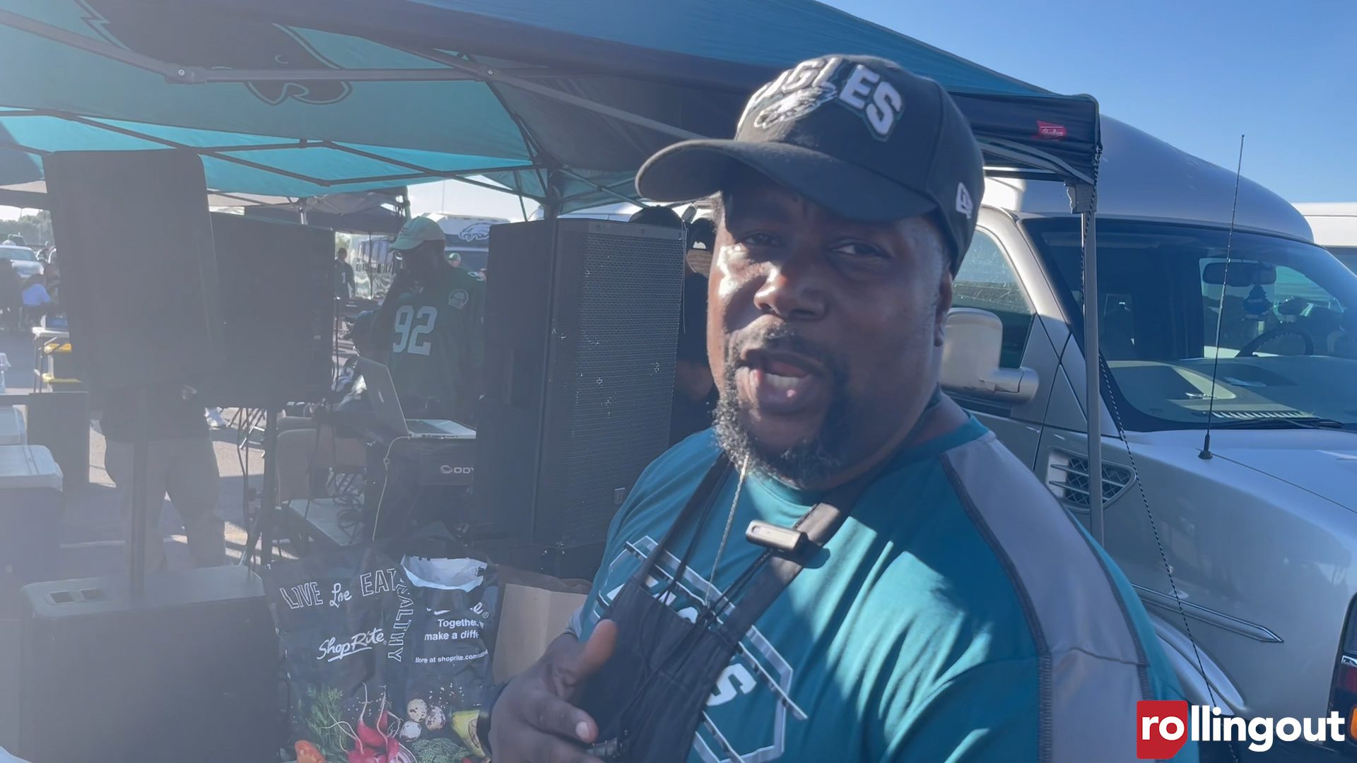 Job one for Eagles tailgaters: Keep warm