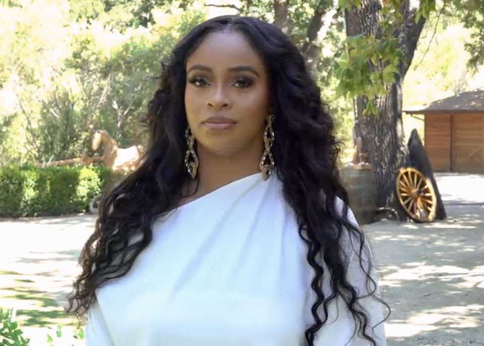 Koryn Hawthorne's makeup artist creates glam for 'Look at God' video