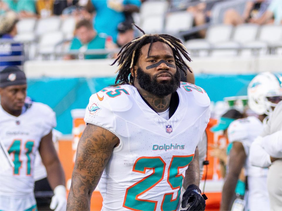 NFL star Xavien Howard allegedly has 4 women pregnant at the same time