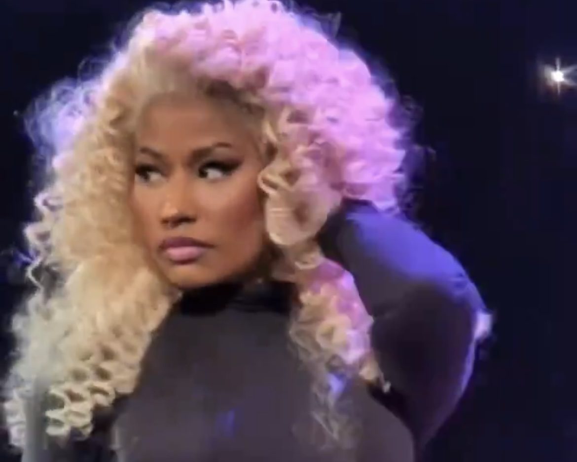 Big curls back? Nicki Minaj channels 2010's at Jingle Ball