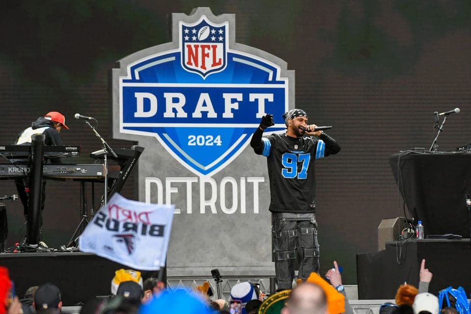 Big Sean performs song mentioning Colin Kaepernick at the 2024 NFL Draft