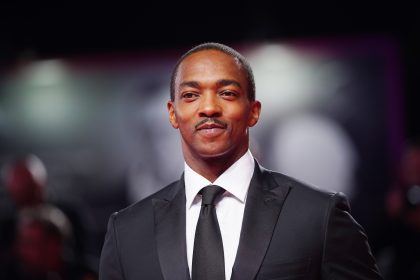 Anthony Mackie, captain america, fan photos, celebrity culture