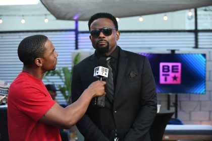 INGLEWOOD, CALIFORNIA - JUNE 27: (L-R) TravQue and Darius McCrary attend BET Experience presented by Walmart - Chris Spencer Presents: Michael Blackson All Star Roasts! at The Miracle Theater on June 27, 2024 in Inglewood, California. (Photo by Aaron J. Thornton/Getty Images for BET)