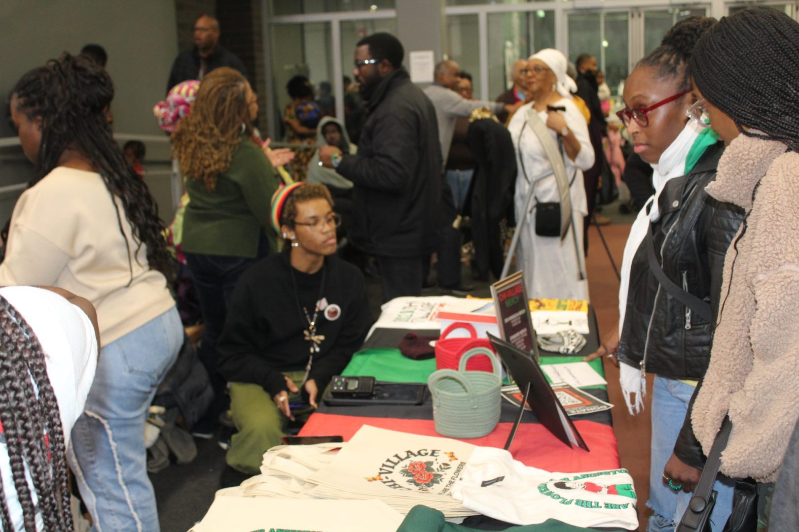 Chi-Village's Kwanzaa event draws hundreds to its celebration