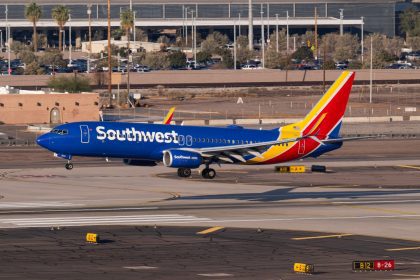 Southwest Airlines, passenger incident, flight return, Phoenix, Flight 733