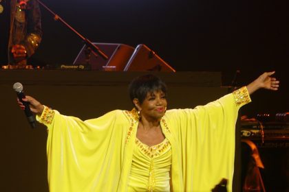 Melba Moore performs at CQ5 at the Apollo Theater (Photo by Derrel Jazz Johnson for rolling out)