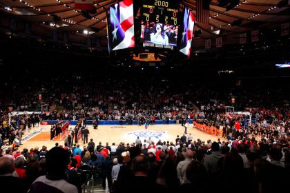 Knicks , Fans, Madison Square Garden, play offs