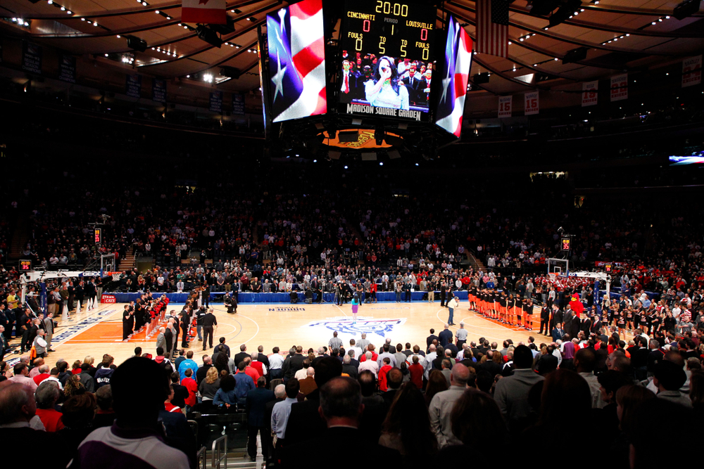 Knicks , Fans, Madison Square Garden, play offs