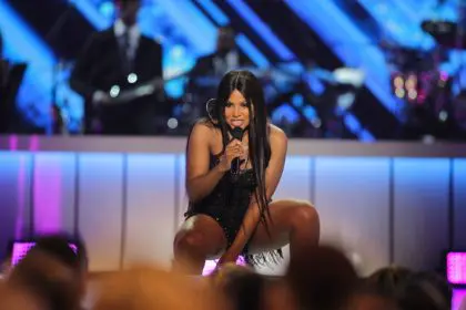 Toni Braxton, dress