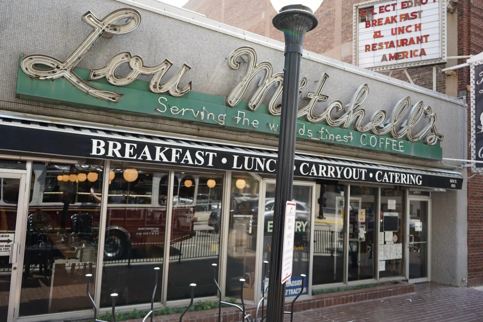 What a Route 66 trolley ride revealed about Chicago