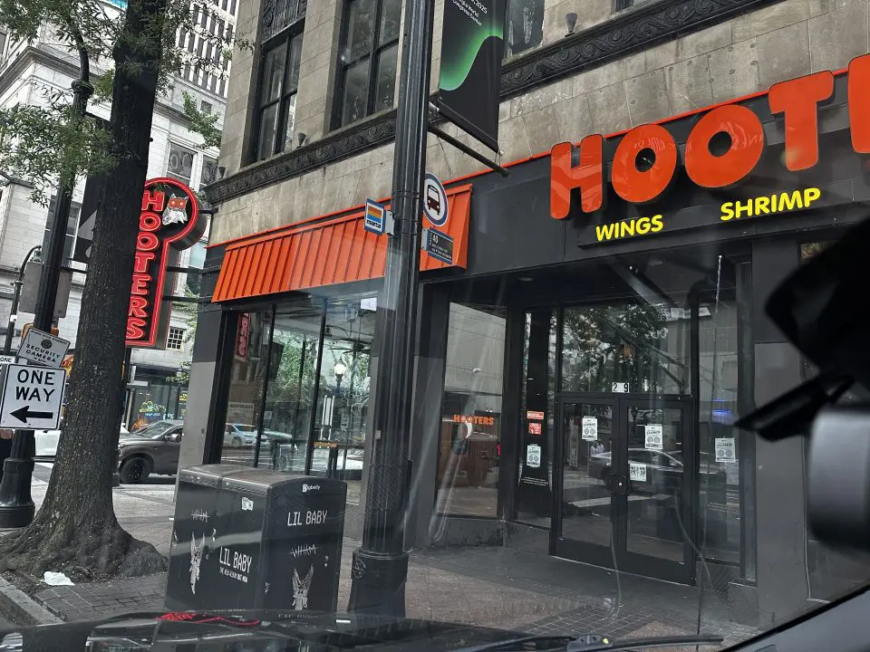 Hooters on Peachtree closes after 22 years in Atlanta