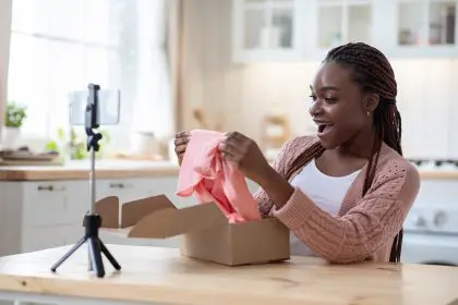 How fashion influencers fake