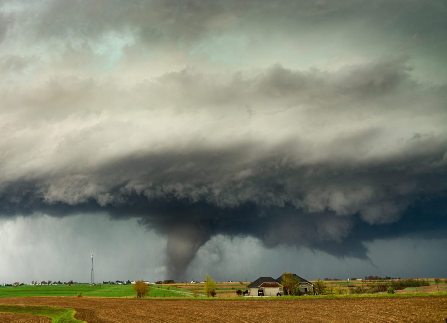 Tornadoes Kill 4