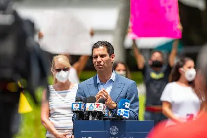 Miami politics, election delay, city commission, Francis Suarez