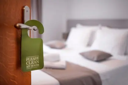 hotel cleanliness, bed linens, travel health risks