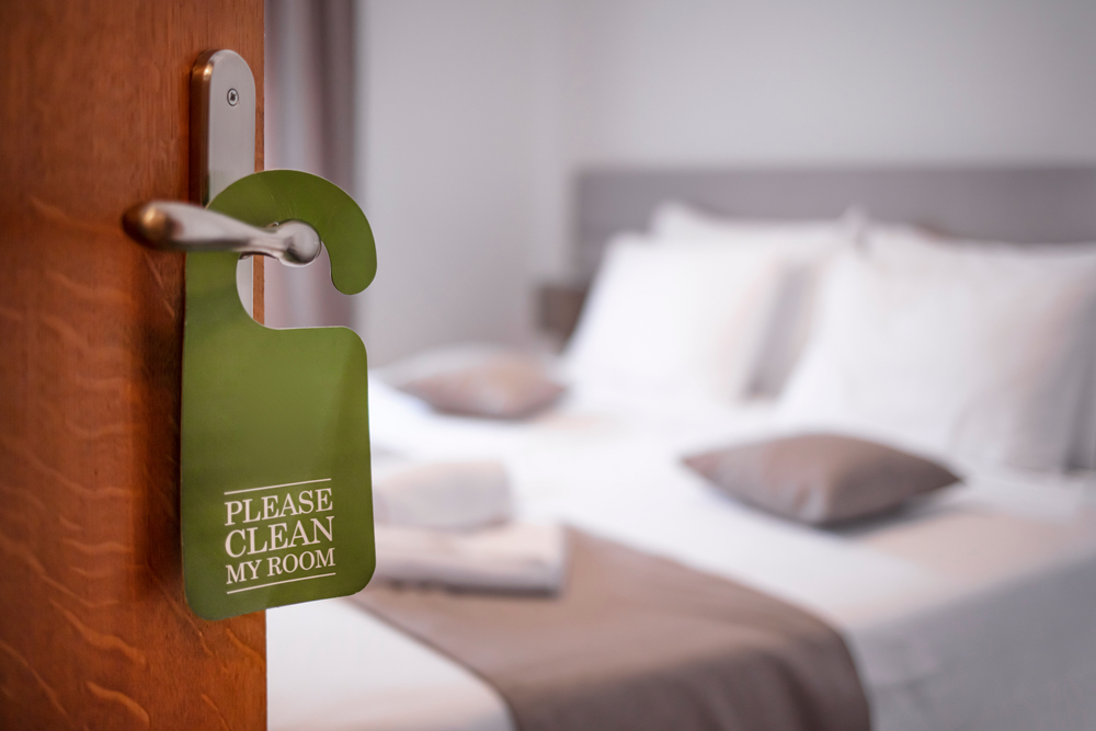 hotel cleanliness, bed linens, travel health risks
