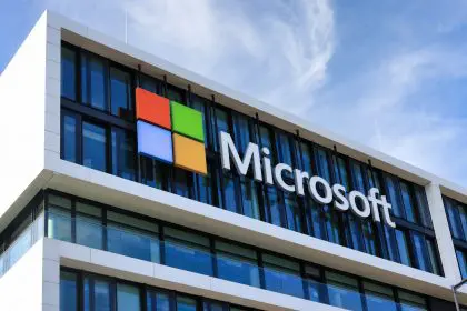 9,000 Microsoft employees