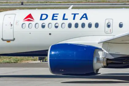 Federal agents storm Delta flight
