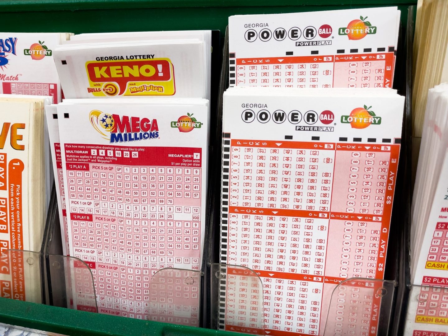 Lottery Winner Returns to Old Job With Gifts for All
