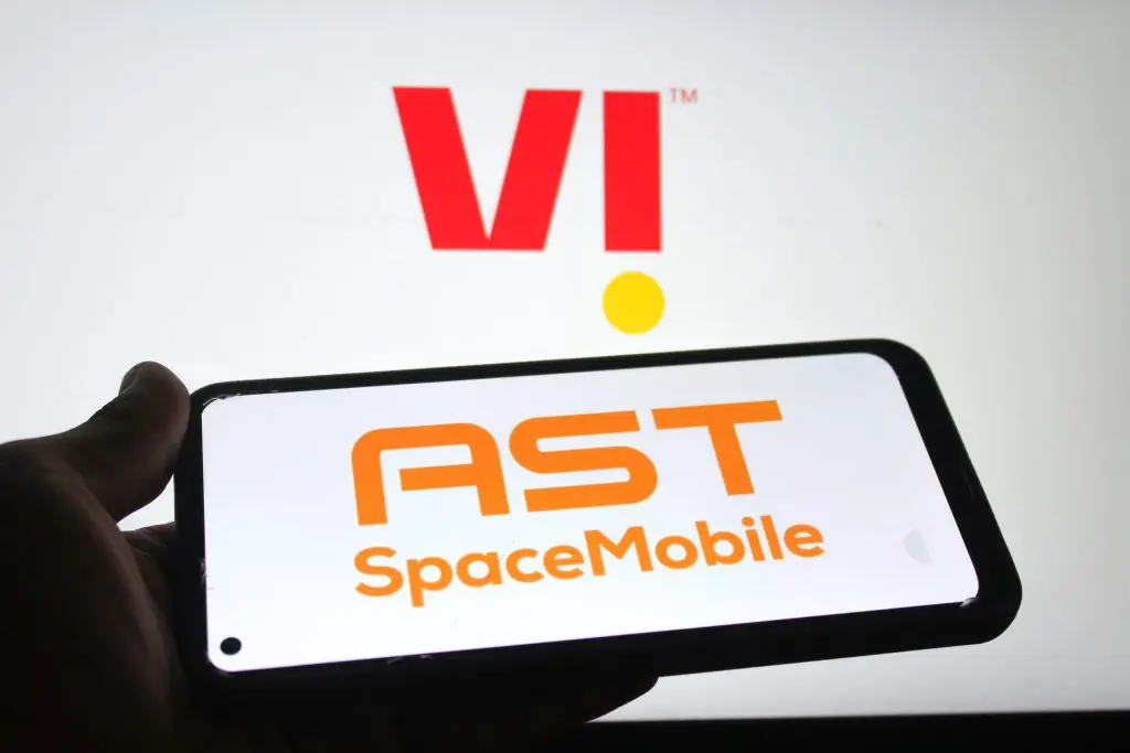 🌍STOCK REPORT:  **"AST SpaceMobile: La Nuova Frontiera della Connettività Spaziale in un Settore della Comunicazione in Forte Espansione"**