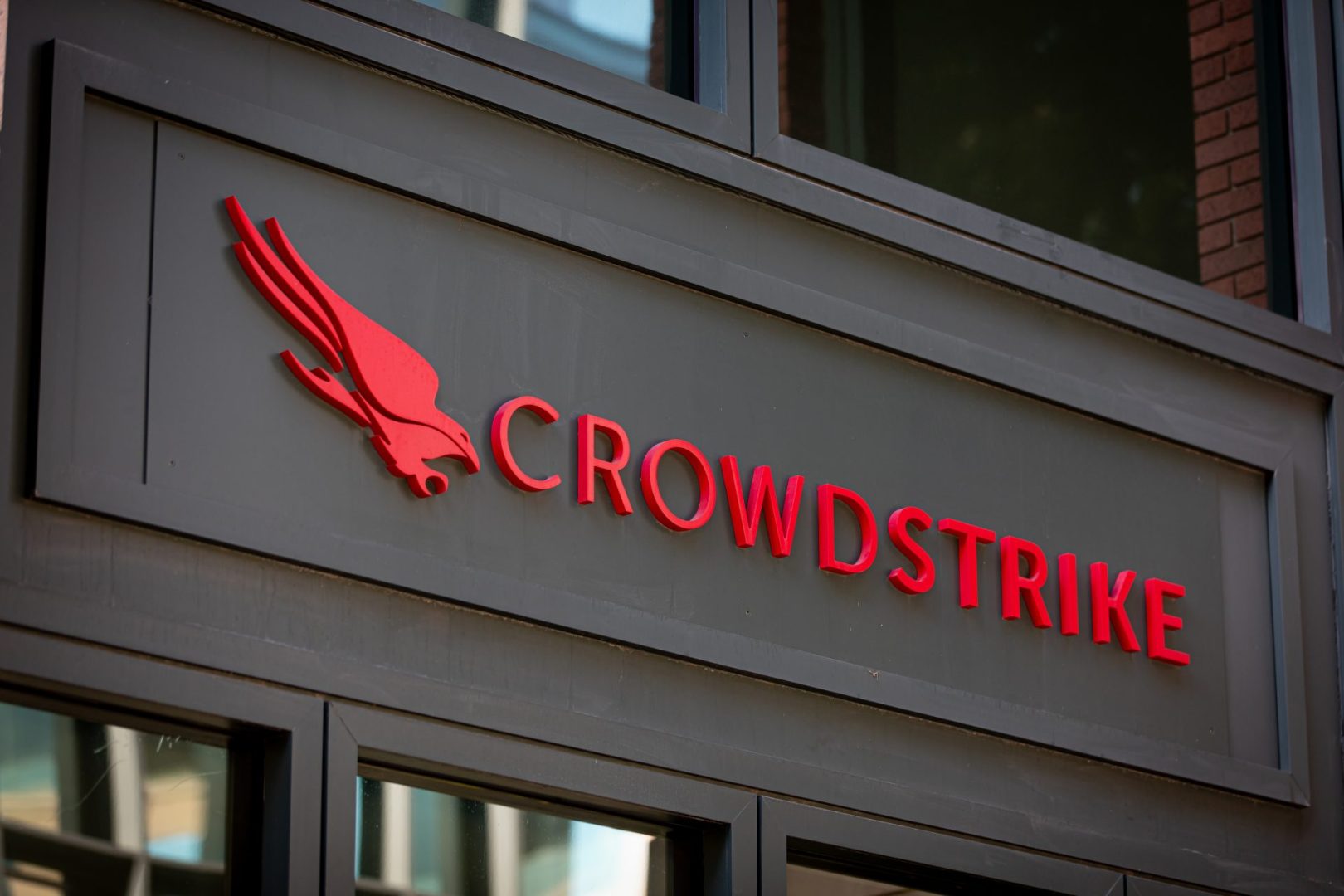 CrowdStrike announce stock split amid mixed earnings report