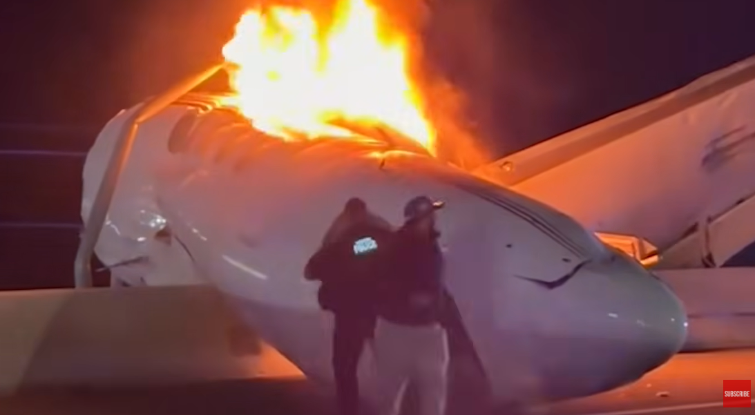 One killed after small jet crashes on Texas highway