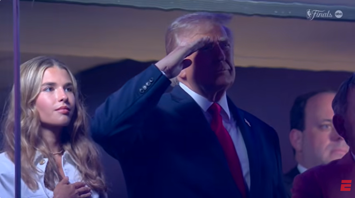 Trump shows up at the Finals and New York claps back hard