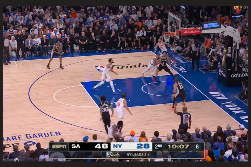Knicks’ wild comeback leaves Spurs in agony