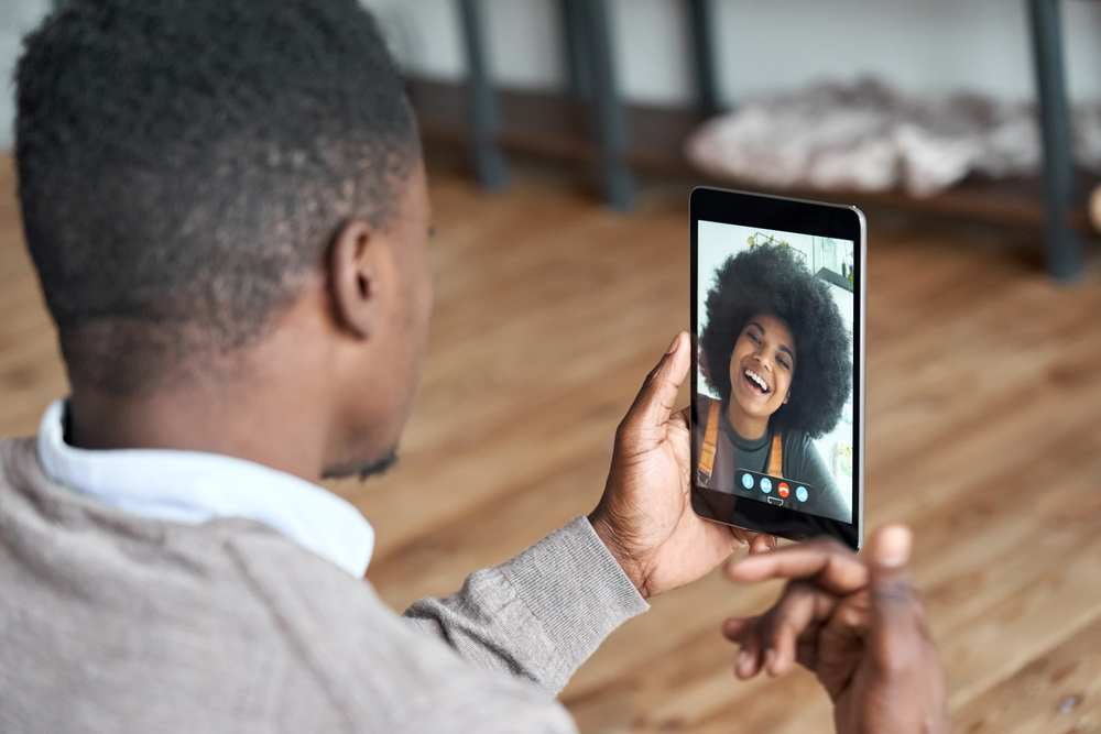 Long distance relationships actually work — here is the proof
