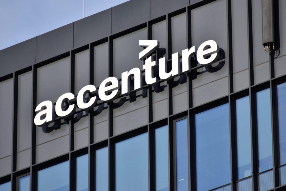 Accenture stock hits alarming 7.5-year low after weak earnings report