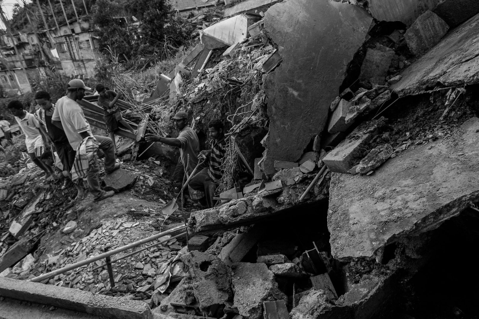 Venezuela’s twin quakes leave hundreds dead, more lost