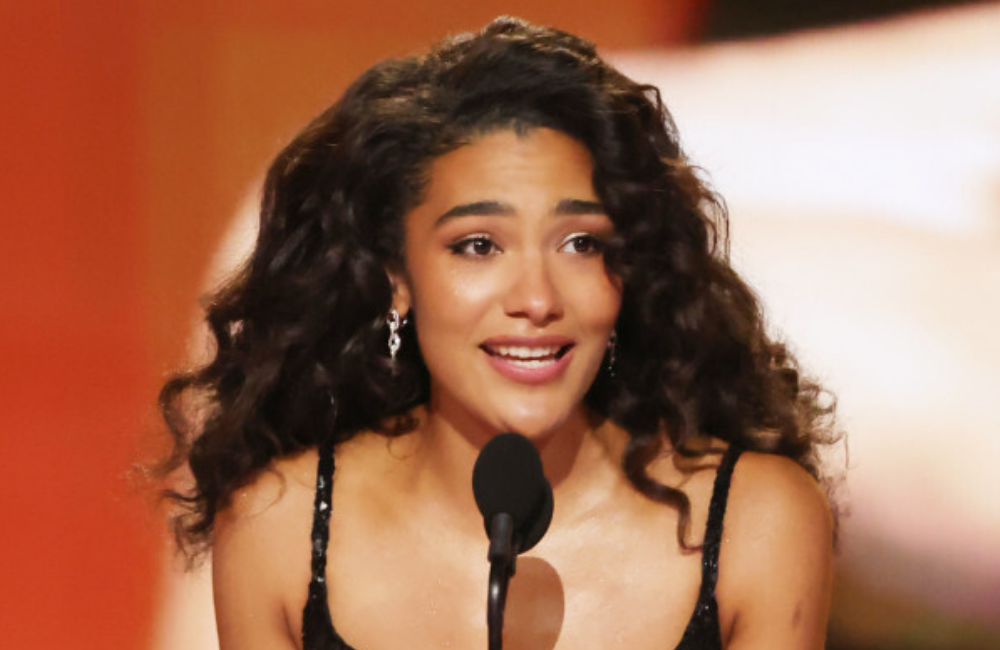 Olivia Dean’s Lollapalooza moment came at a cost