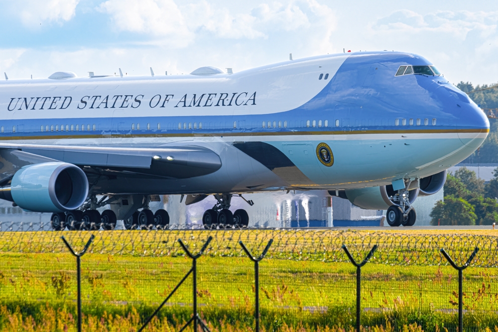 Trump quietly ditches $400M Qatari jet from library plan